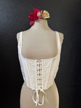 ROMWE Ivory Floral Lace Corset Cami